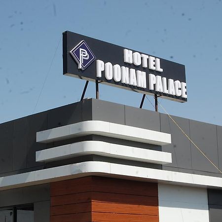 Hotel Poonam Palace Ujjain Buitenkant foto